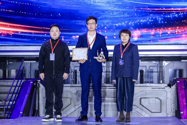 红顶奖云集的冰箱艺术：设计感与情绪价值的完美平衡(图3)